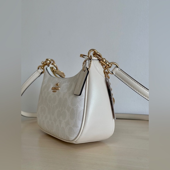 NWT coach Teri Shoulder Bag In Signature Canvas - Picture 3 of 9